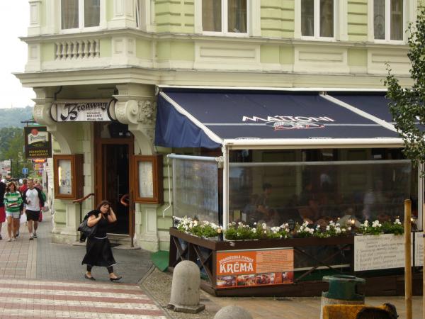 Vchod do Brodway Restaurant